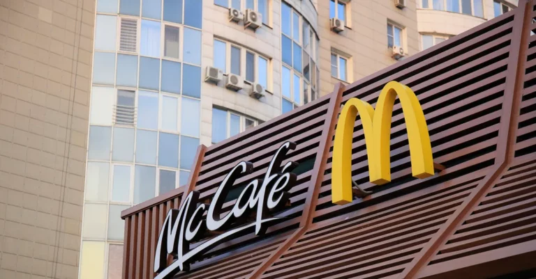 РЕСТОРАНЫ ПОД БРЕНДОМ MCDONALD’S ПРЕКРАЩАЮТ РАБОТУ В КАЗАХСТАНЕ